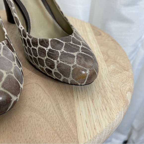 Liz Claiborne faux snake print pumps - Picture 4 of 9